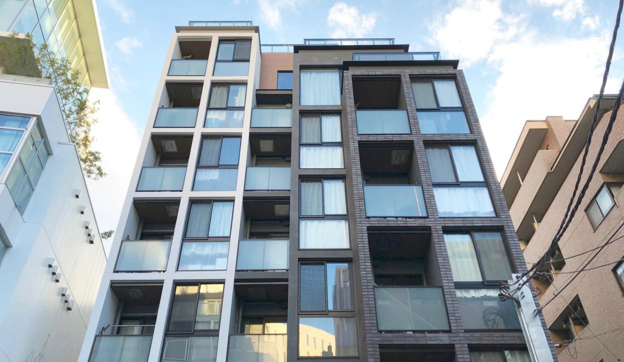 yoyogi apartment for rent exterior