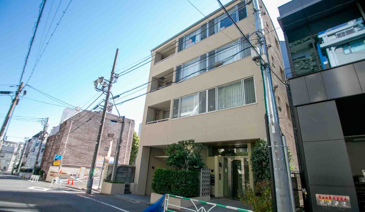 Akasaka Building exterior
