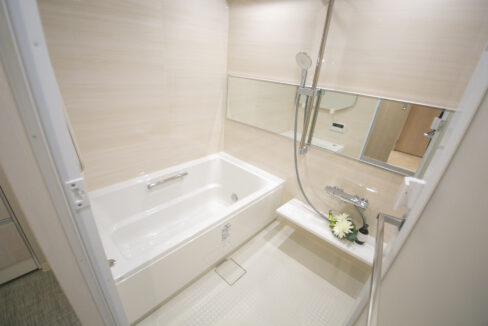 Nakameguro Sunny Flat bathroom