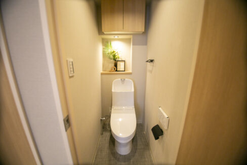 Piers Hatsudai restroom