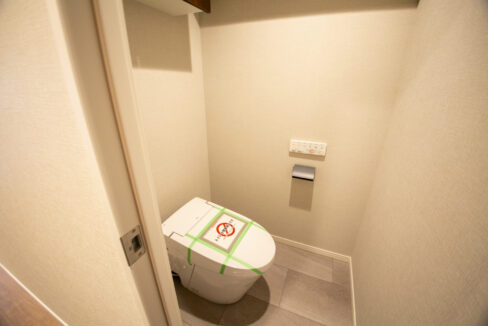 Waseda Central Heights restroom