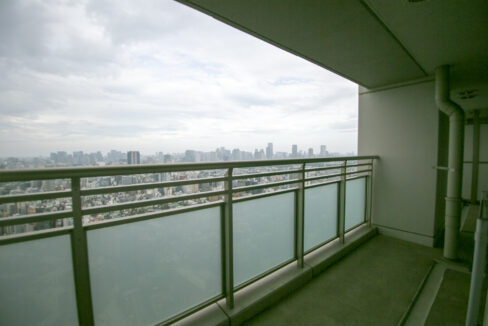 Tomihisa Cross Comfort Tower balcony