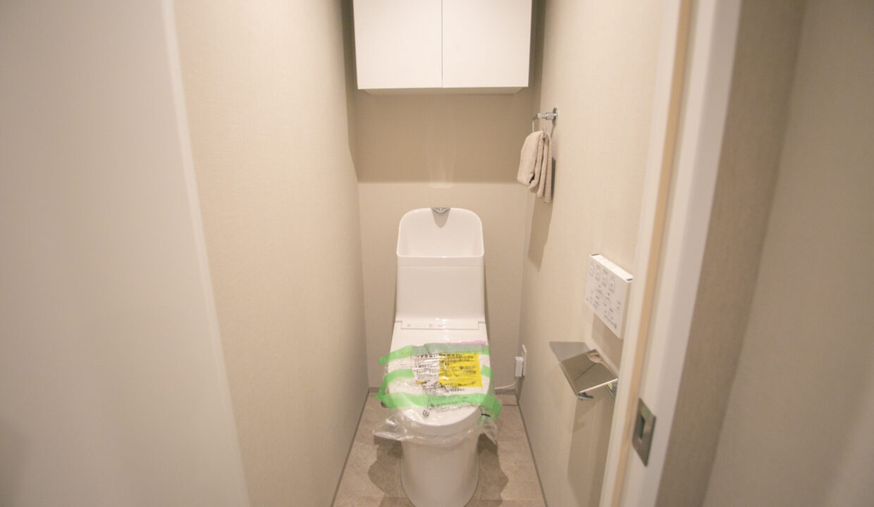 Odakyu Minami Aoyama Mansion restroom