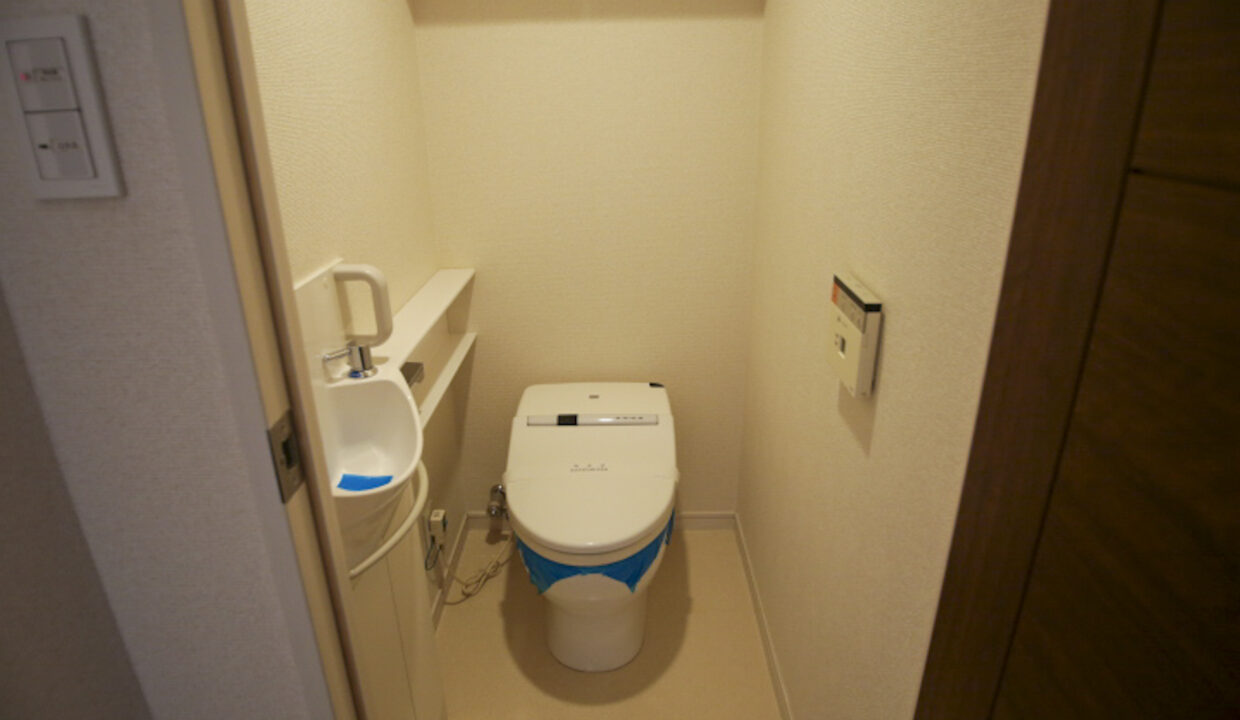 HF Gakugeidai Residence II restroom2