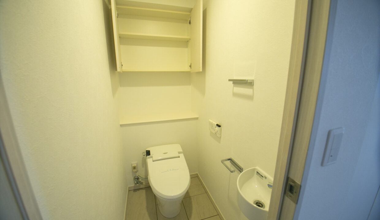 qualia Jinnan Flats restroom