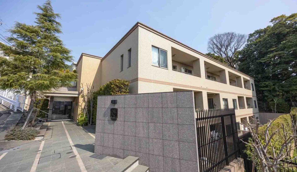 Open Residencia Yamate 127 N Building exterior