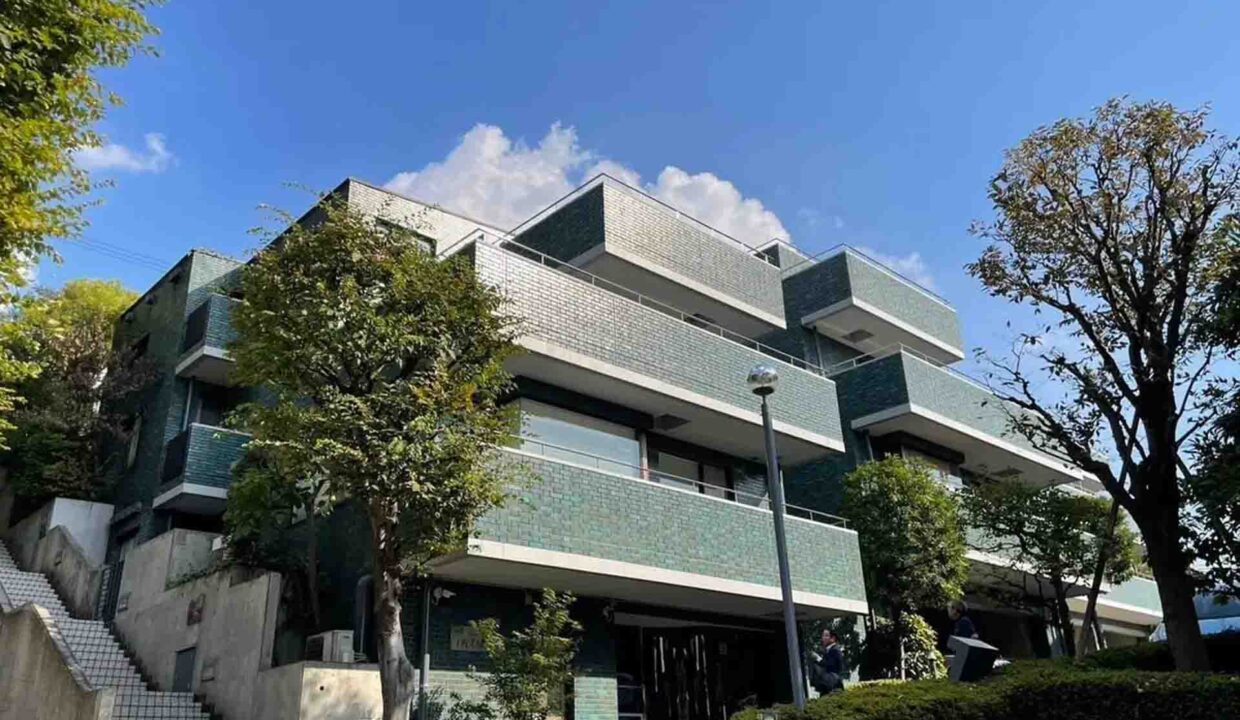 Grand Eclair Okamoto Building D exterior