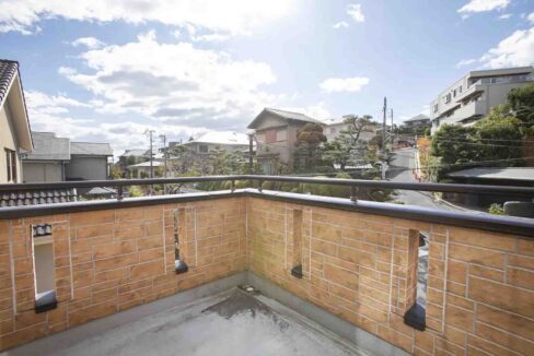Suita City Maruyama-cho house balcony