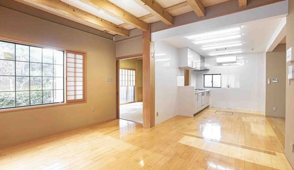 Suita City Maruyama-cho house living2