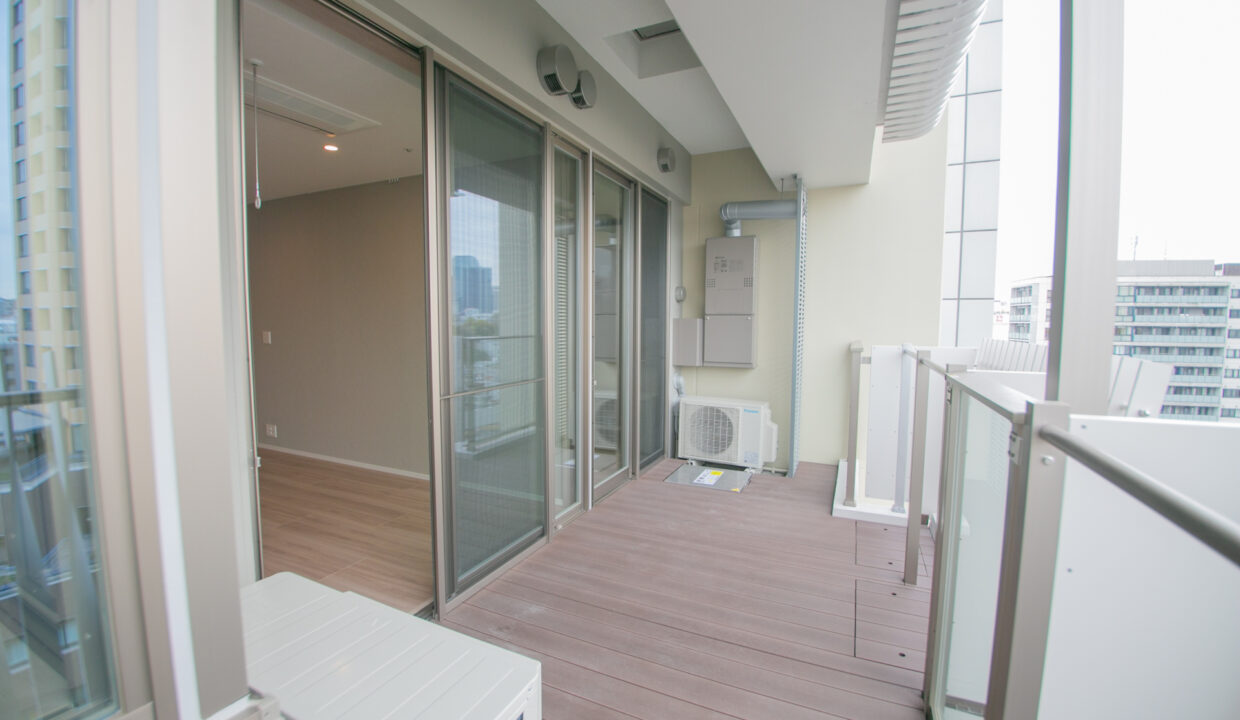 Legacy Nakameguro balcony