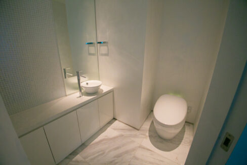 Park Court Shibuya The Tower restroom