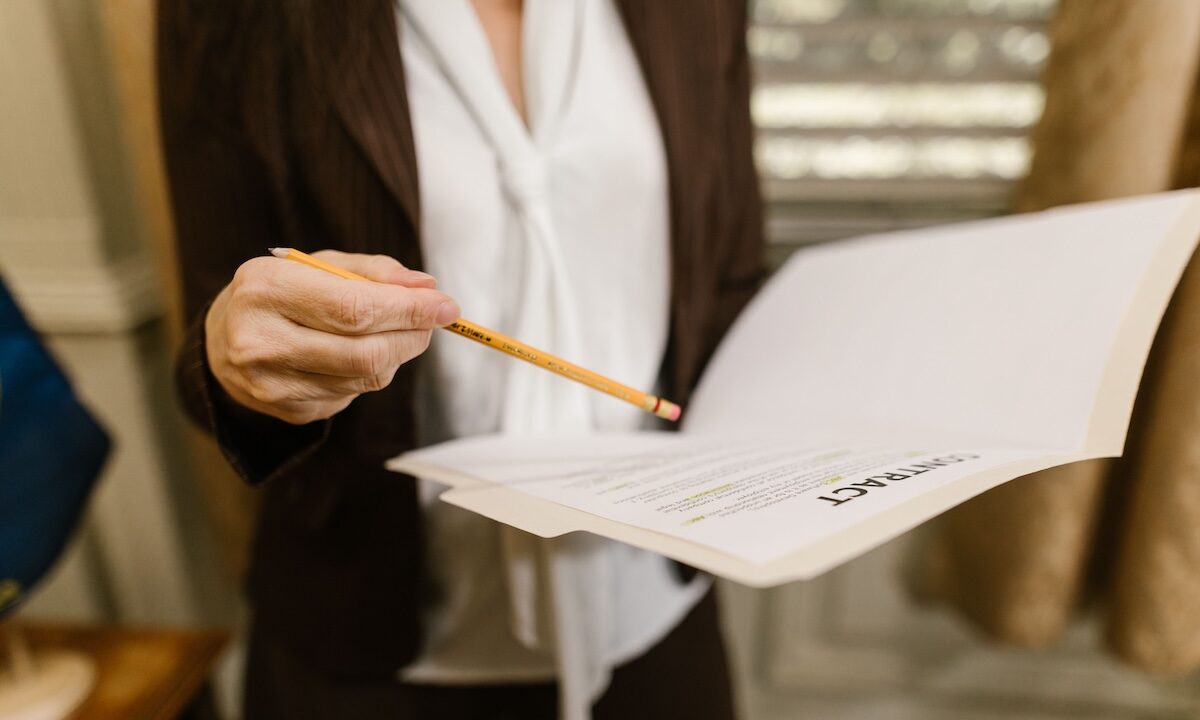 signing lease agreement